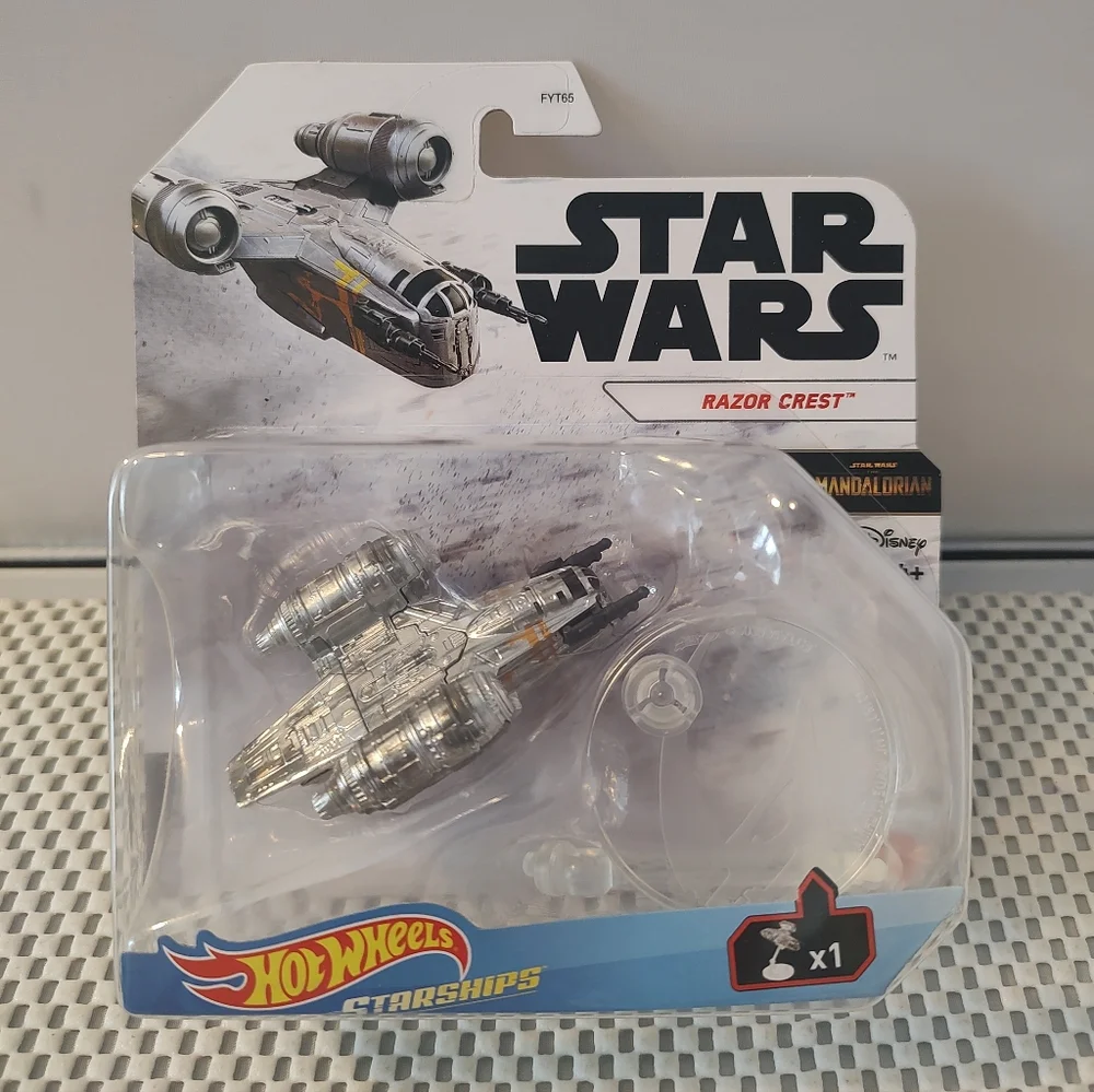 Hot Wheels Starships Razor Crest The Mandalorian Star Wars Die-Cast NWT Disney